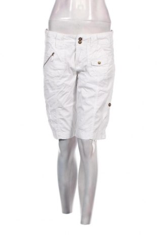 Damen Shorts Artime, Größe M, Farbe Weiß, Preis 3,70 €