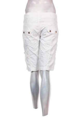 Дамски къс панталон Artime, Размер M, Цвят Бял, Цена 5,32 лв.