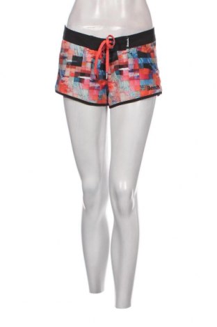 Γυναικείο κοντό παντελόνι Bench, Μέγεθος M, Χρώμα Πολύχρωμο, Τιμή 4,56 €