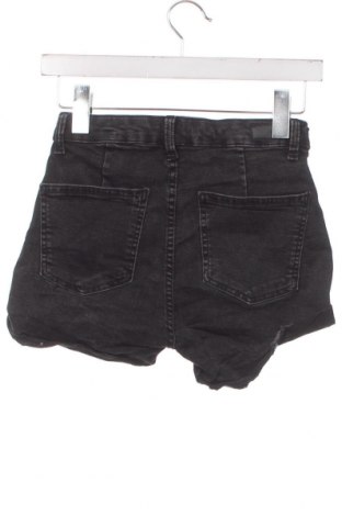 Дамски къс панталон Bershka, Размер XS, Цвят Сив, Цена 7,60 лв.