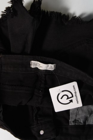 Дамски къс панталон Bershka, Размер M, Цвят Черен, Цена 5,32 лв.