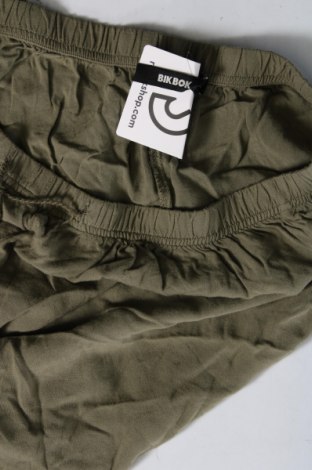 Pantaloni scurți de femei Bik Bok, Mărime M, Culoare Verde, Preț 20,36 Lei