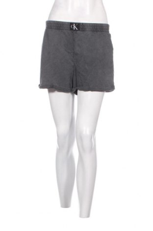 Damen Shorts Calvin Klein, Größe S, Farbe Grau, Preis € 52,30