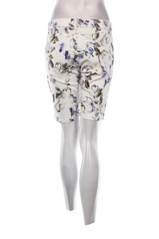 Дамски къс панталон Charles Vogele, Размер M, Цвят Многоцветен, Цена 7,60 лв.
