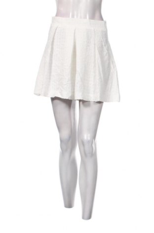 Damen Shorts Chiquelle, Größe M, Farbe Weiß, Preis € 16,70