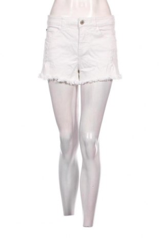 Γυναικείο κοντό παντελόνι Clockhouse, Μέγεθος M, Χρώμα Λευκό, Τιμή 11,75 €