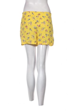 Γυναικείο κοντό παντελόνι Cooperative, Μέγεθος S, Χρώμα Κίτρινο, Τιμή 19,18 €