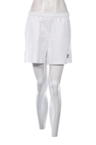 Дамски къс панталон FILA, Размер M, Цвят Бял, Цена 51,00 лв.