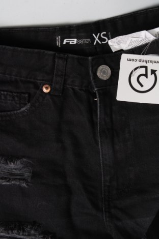 Дамски къс панталон Fb Sister, Размер XS, Цвят Сив, Цена 19,00 лв.