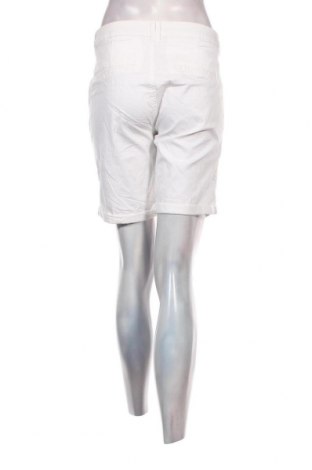 Дамски къс панталон Fransa, Размер M, Цвят Бял, Цена 72,00 лв.