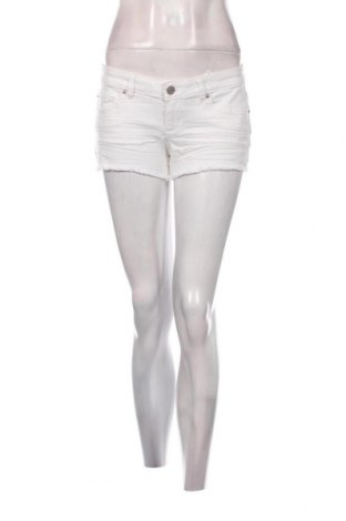 Γυναικείο κοντό παντελόνι Garage, Μέγεθος S, Χρώμα Λευκό, Τιμή 6,68 €