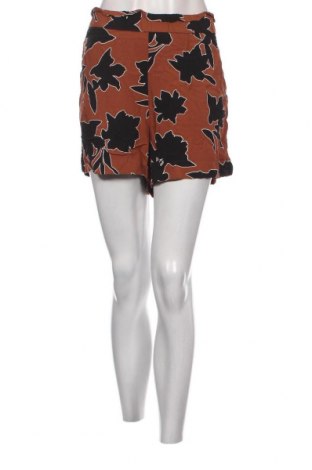 Γυναικείο κοντό παντελόνι Gina Tricot, Μέγεθος M, Χρώμα Πολύχρωμο, Τιμή 3,90 €