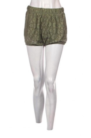 Γυναικείο κοντό παντελόνι Guess, Μέγεθος M, Χρώμα Πράσινο, Τιμή 12,12 €