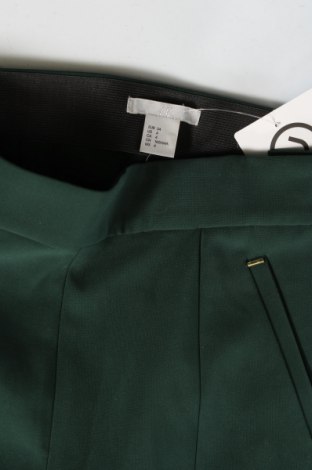 Γυναικείο κοντό παντελόνι H&M, Μέγεθος XS, Χρώμα Πράσινο, Τιμή 11,75 €