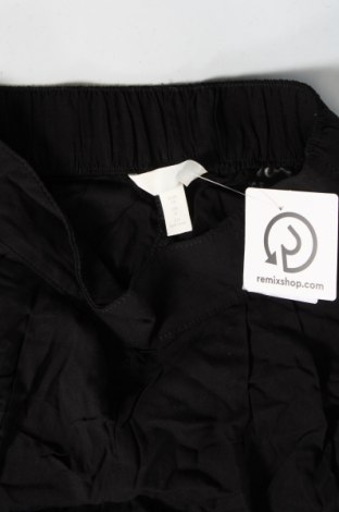 Дамски къс панталон H&M, Размер XS, Цвят Черен, Цена 7,98 лв.