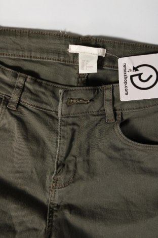 Дамски къс панталон H&M, Размер S, Цвят Зелен, Цена 19,00 лв.