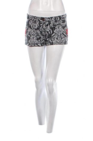 Γυναικείο κοντό παντελόνι H&M, Μέγεθος S, Χρώμα Πολύχρωμο, Τιμή 1,88 €