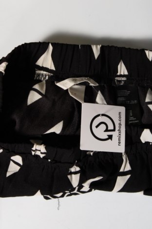 Pantaloni scurți de femei H&M Conscious Collection, Mărime M, Culoare Negru, Preț 25,00 Lei