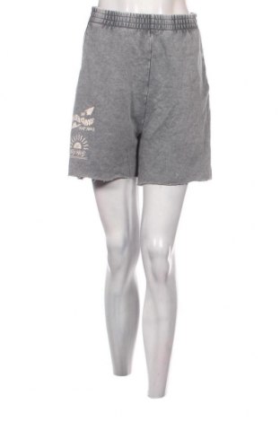 Дамски къс панталон H&M Divided, Размер S, Цвят Сив, Цена 19,00 лв.