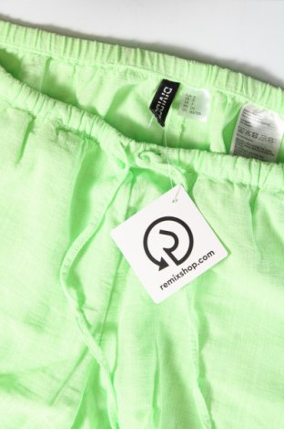 Дамски къс панталон H&M Divided, Размер S, Цвят Зелен, Цена 7,60 лв.