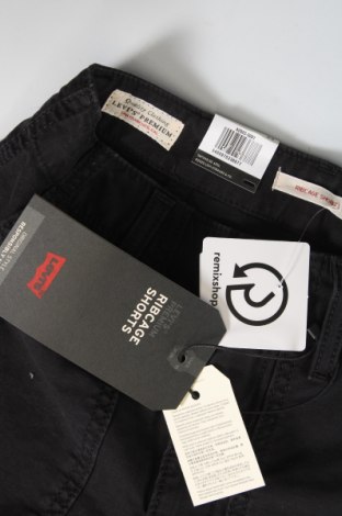 Дамски къс панталон Levi's, Размер XS, Цвят Син, Цена 74,10 лв.