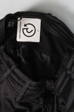 Дамски къс панталон Mango, Размер XS, Цвят Черен, Цена 15,00 лв.