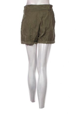 Дамски къс панталон Miss Selfridge, Размер M, Цвят Зелен, Цена 8,40 лв.