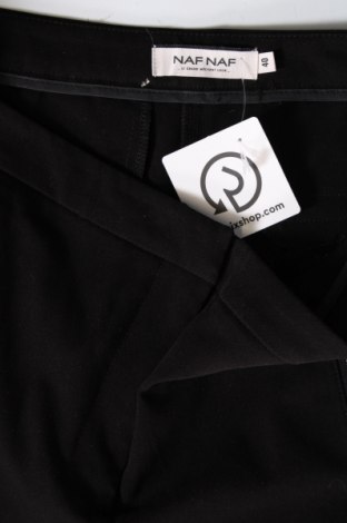 Дамски къс панталон Naf Naf, Размер L, Цвят Черен, Цена 10,08 лв.
