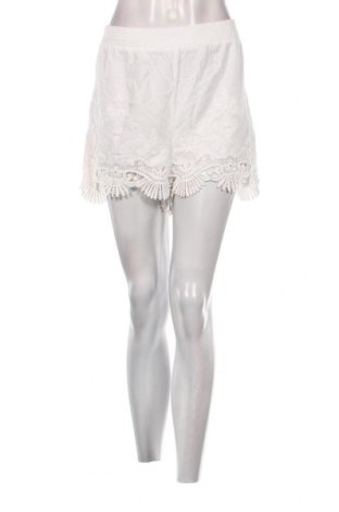 Damen Shorts New Look, Größe L, Farbe Weiß, Preis 5,25 €
