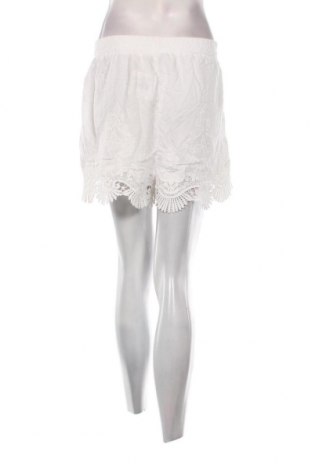 Damen Shorts New Look, Größe L, Farbe Weiß, Preis 9,72 €