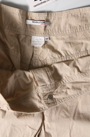 Дамски къс панталон Revolution, Размер XXL, Цвят Бежов, Цена 13,68 лв.