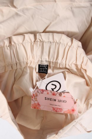 Дамски къс панталон SHEIN, Размер M, Цвят Бежов, Цена 31,00 лв.