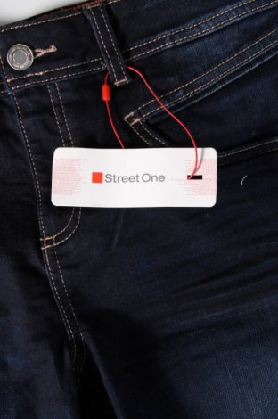 Дамски къс панталон Street One, Размер L, Цвят Син, Цена 72,00 лв.