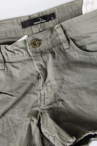 Дамски къс панталон Tally Weijl, Размер M, Цвят Зелен, Цена 3,04 лв.