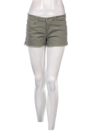 Дамски къс панталон Tally Weijl, Размер M, Цвят Зелен, Цена 5,70 лв.