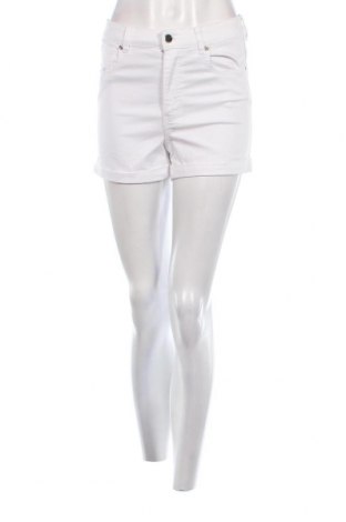 Γυναικείο κοντό παντελόνι Tezenis, Μέγεθος S, Χρώμα Λευκό, Τιμή 3,64 €