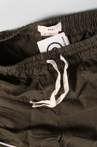 Pantaloni scurți de femei Tna, Mărime XS, Culoare Verde, Preț 78,95 Lei