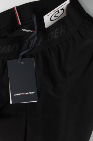 Дамски къс панталон Tommy Hilfiger, Размер XS, Цвят Черен, Цена 77,52 лв.