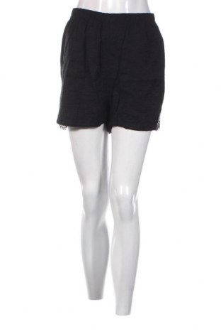 Γυναικείο κοντό παντελόνι Trendyol, Μέγεθος M, Χρώμα Μαύρο, Τιμή 12,28 €