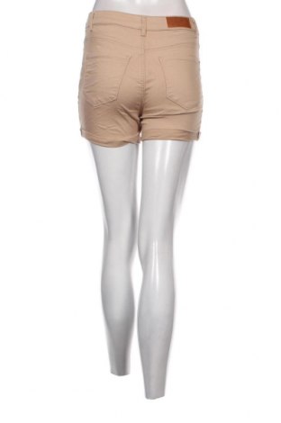 Дамски къс панталон Vero Moda, Размер S, Цвят Бежов, Цена 5,85 лв.