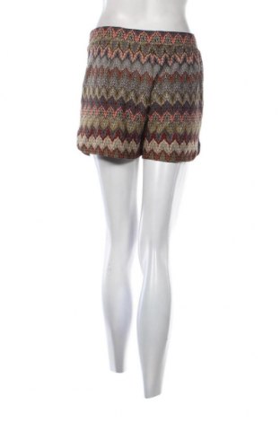 Дамски къс панталон Vero Moda, Размер M, Цвят Многоцветен, Цена 6,30 лв.