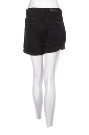 Дамски къс панталон Vero Moda, Размер M, Цвят Черен, Цена 15,00 лв.