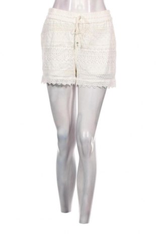 Дамски къс панталон Vero Moda, Размер M, Цвят Бял, Цена 16,00 лв.