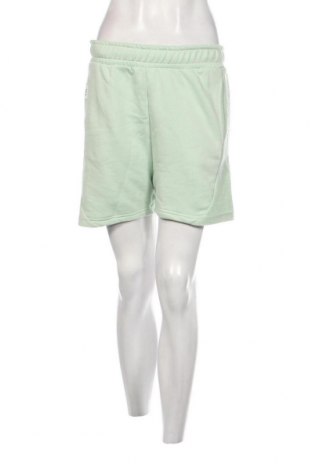 Дамски къс панталон Viral Vibes, Размер L, Цвят Зелен, Цена 12,96 лв.