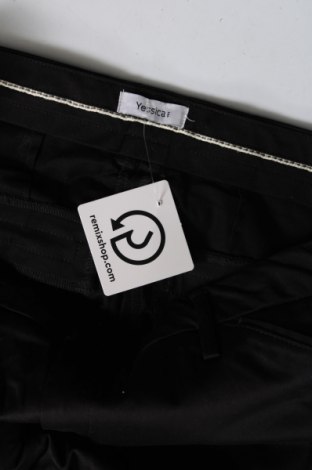 Дамски къс панталон Yessica, Размер L, Цвят Черен, Цена 15,64 лв.