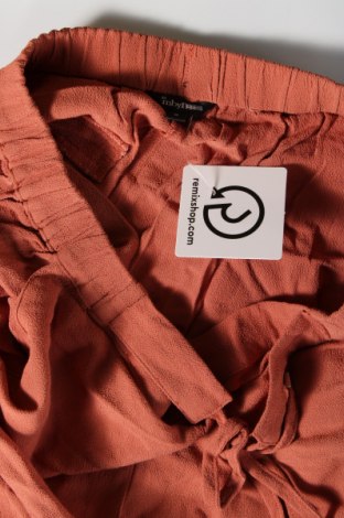 Дамски къс панталон mbyM, Размер M, Цвят Кафяв, Цена 14,28 лв.