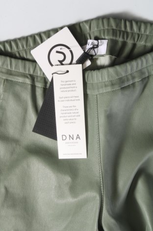 Damen Lederhose DNA Amsterdam, Größe S, Farbe Grün, Preis 271,65 €