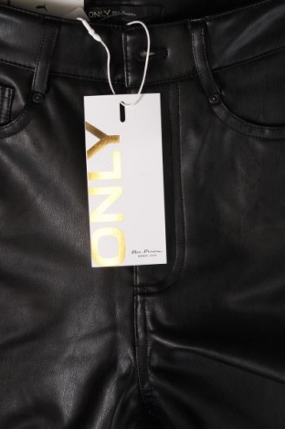 Γυναικείο παντελόνι δερμάτινο ONLY, Μέγεθος XS, Χρώμα Μαύρο, Τιμή 6,68 €