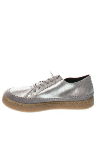 Дамски обувки Clarks, Размер 37, Цвят Сребрист, Цена 114,00 лв.