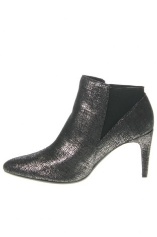 Dámské boty  Clarks, Velikost 39, Barva Stříbrná, Cena  1 545,00 Kč